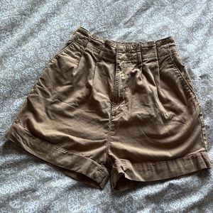 Levi’s pleated shorts